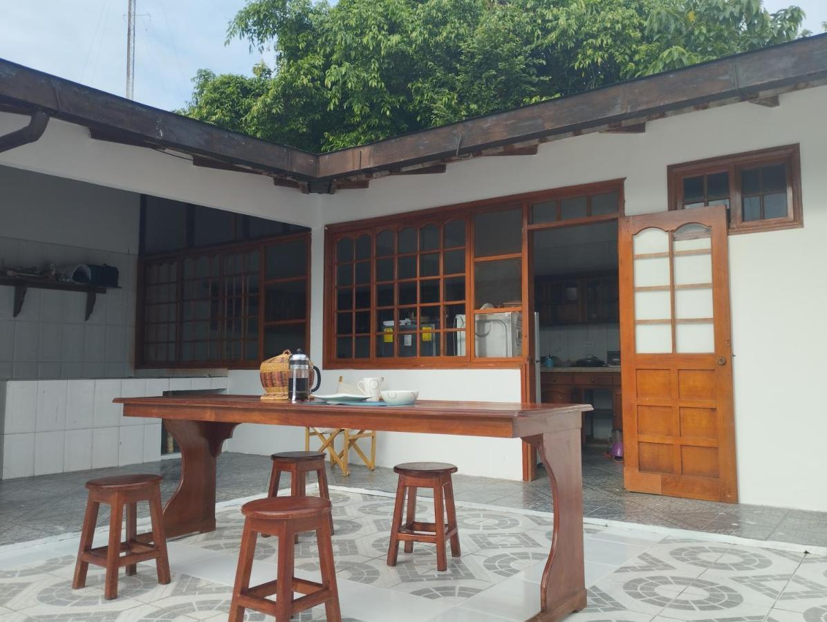 Leticias Guest House Exterior photo